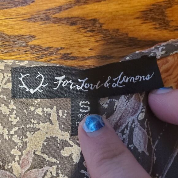 For love&lemons grey&orange rose button down blouse sz small - Picture 2 of 4